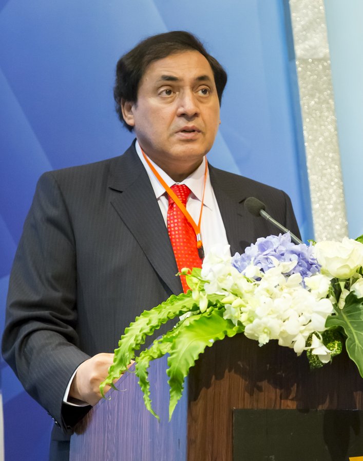 Acting APO Chair Khizar Hayat Khan delivering the opening remarks.
