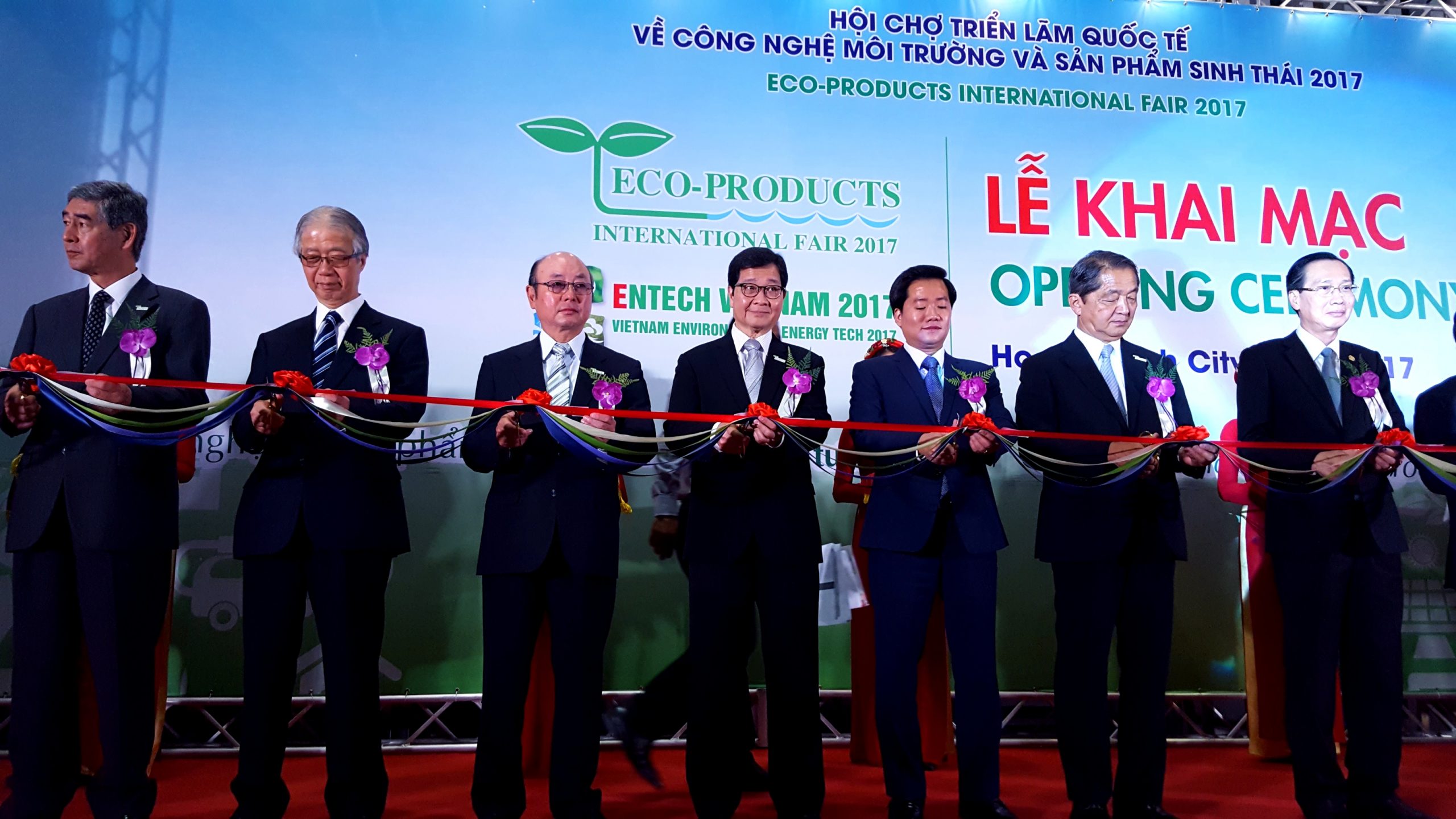 The 11th Eco-products International Fair 2017 formally declared open with the ribbon cutting by the dignitaries.