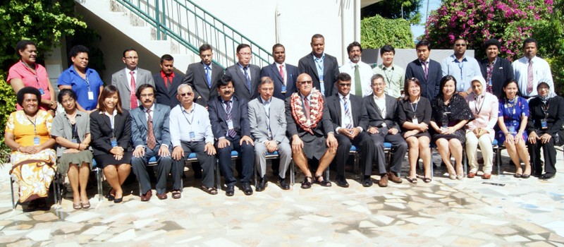 Minister for Productivity Konrote with representatives of 13 APO members. 