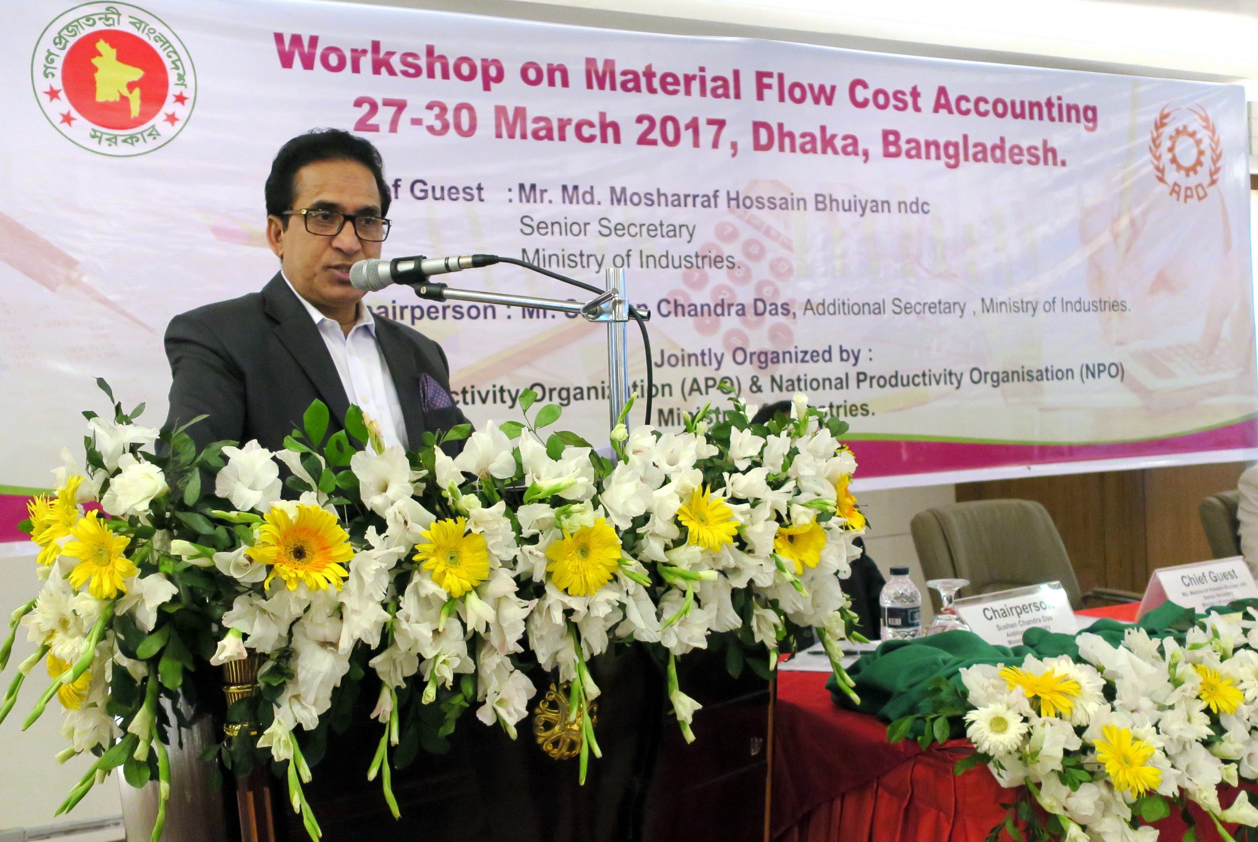 Bangladesh Ministry of Industries Senior Secretary M. Mosharraf Hossain Bhuiyan  speaking at the inaugural session of the Workshop on MFCA.