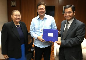 (L–R) APO Alternate Director for the Philippines Dr. Elba S. Cruz, APO Director for the Philippines Carlos Bernardo O. Abad Santos, and APO Secretary-General Santhi Kanoktanaporn.