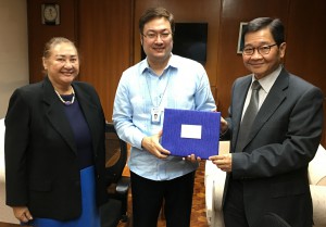 (L–R) APO Alternate Director for the Philippines Dr. Elba S. Cruz, APO Director for the Philippines Carlos Bernardo O. Abad Santos, and APO Secretary-General Santhi Kanoktanaporn.