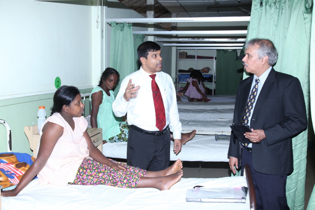 PO Expert Praba Nair visiting Gampola Teaching Hospital to understand the needs of patients on the estate. 