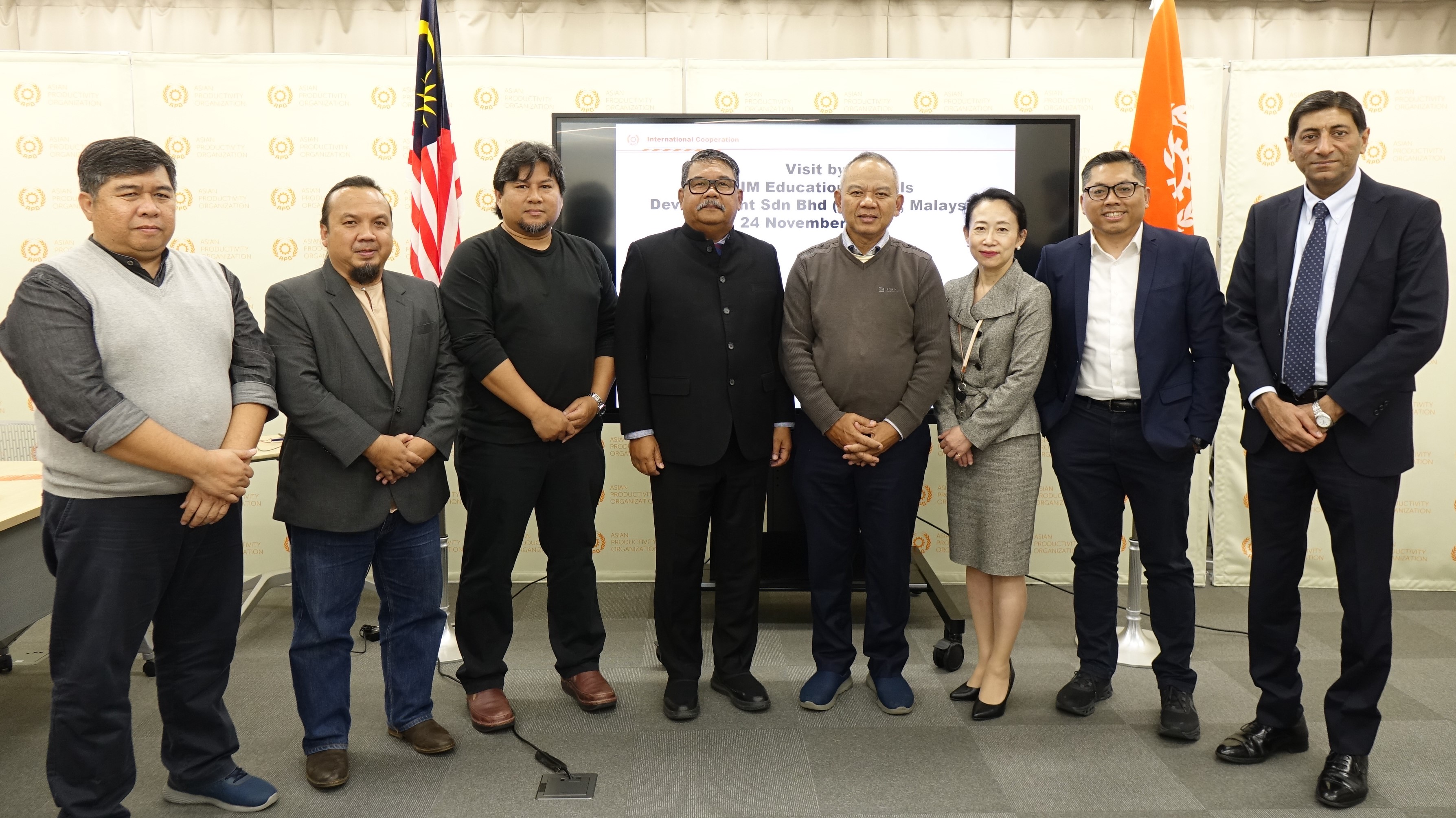 Malaysian UESSB delegation visits APO Secretariat to explore collaboration