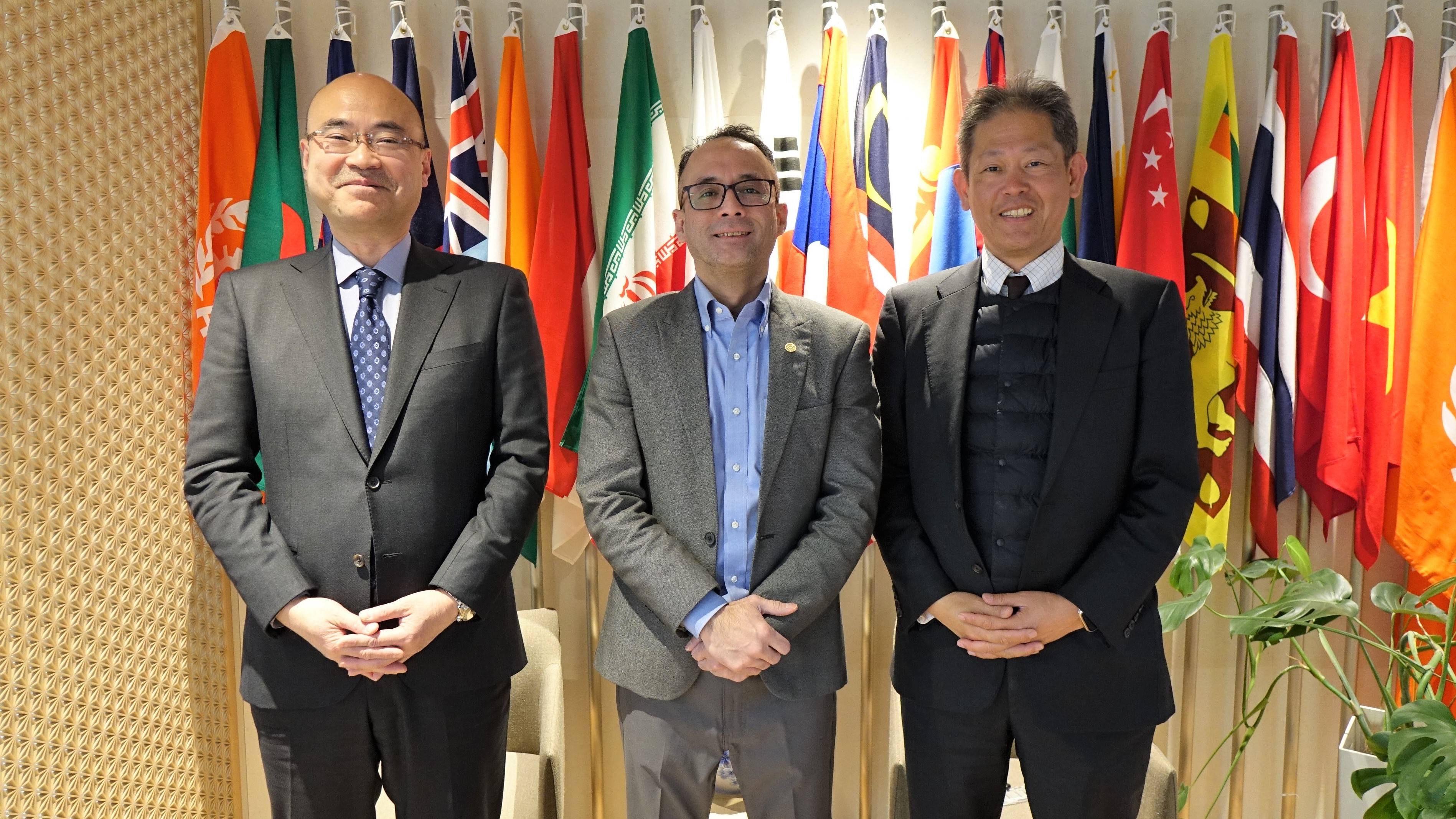 Senior officials of Japan Foundation visit APO Secretariat